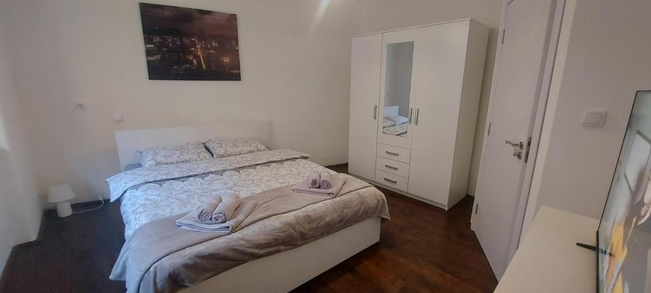 Zeleni Venac Studio & Apartment Belgrade Luaran gambar