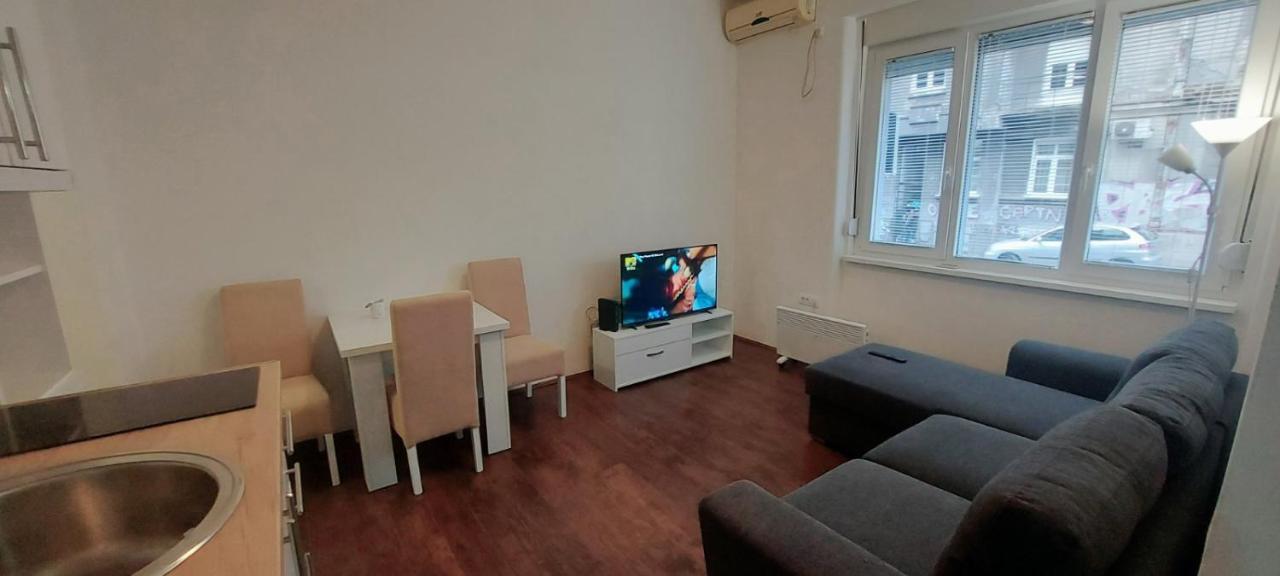 Zeleni Venac Studio & Apartment Belgrade Luaran gambar