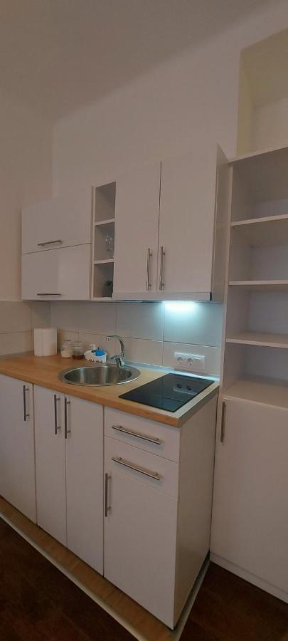 Zeleni Venac Studio & Apartment Belgrade Luaran gambar