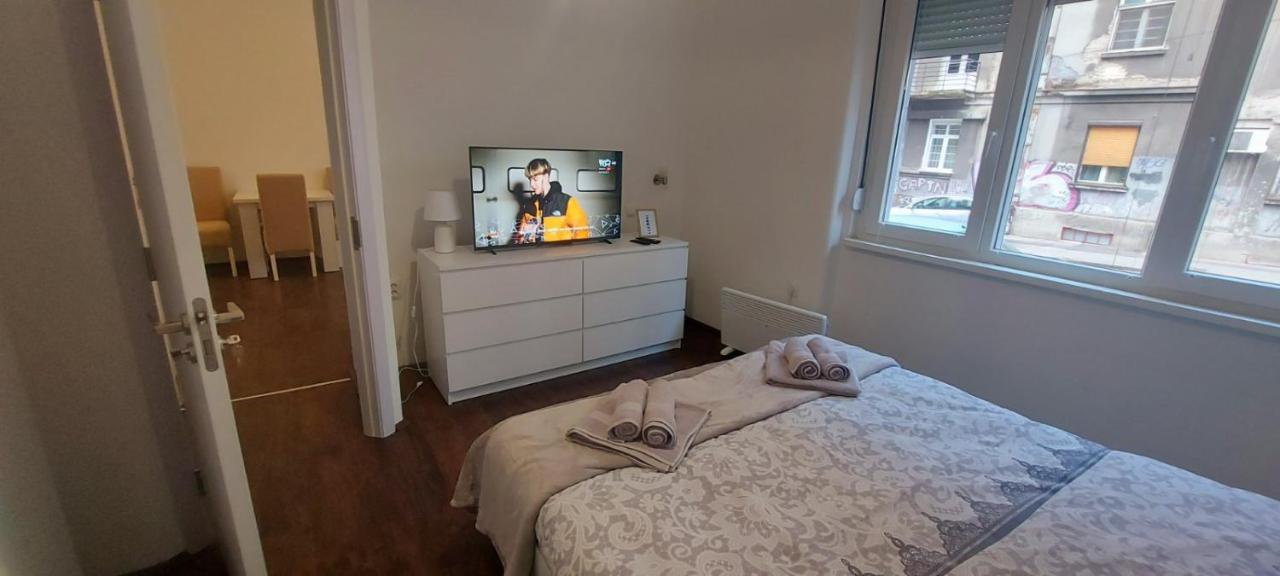 Zeleni Venac Studio & Apartment Belgrade Luaran gambar